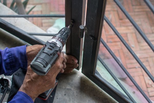Cost of Steel Window Repair in Bellevue